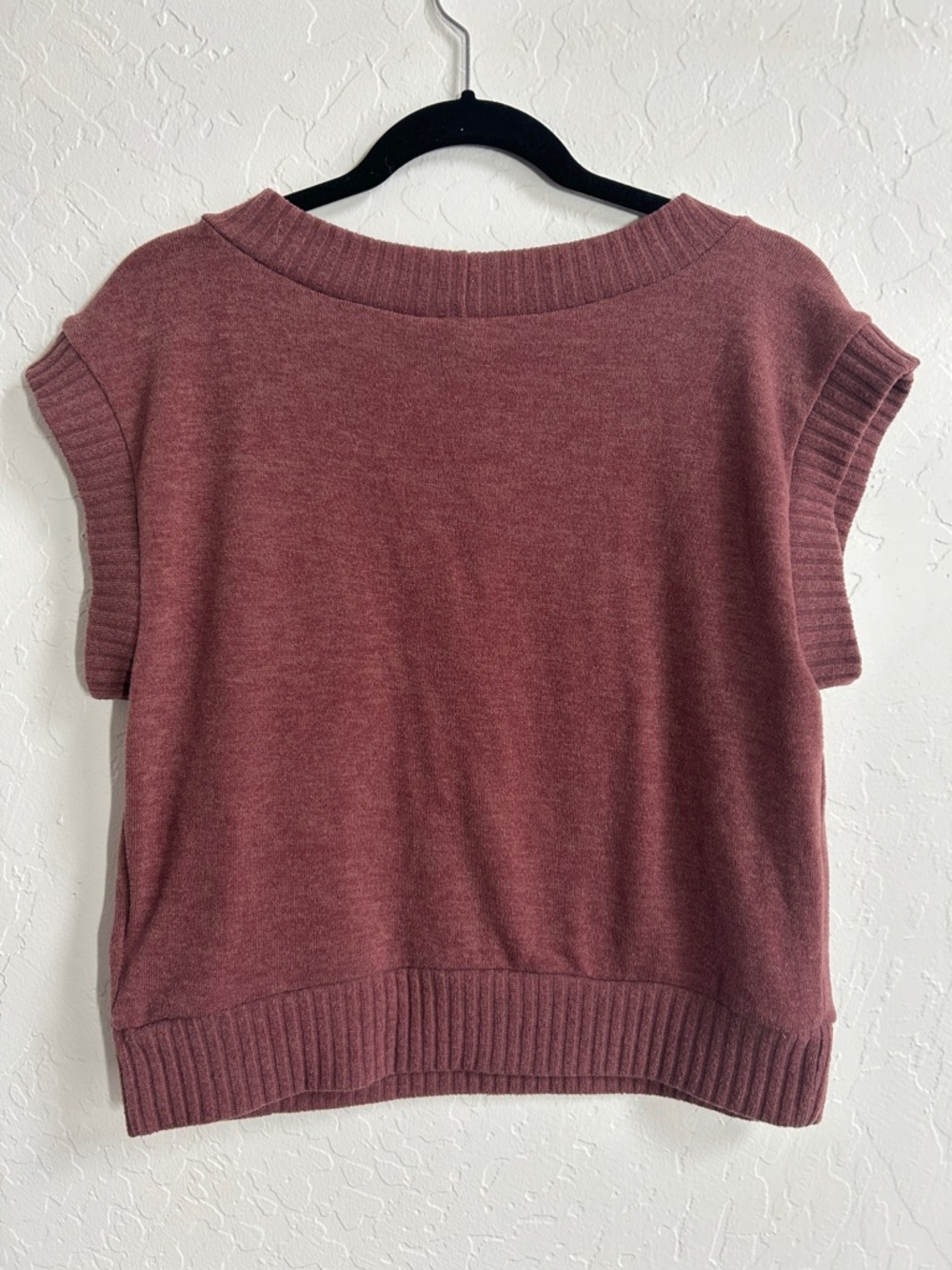 Sleeveless V-Neck Knit Top in Mauve Rose - Picture 3 of 4